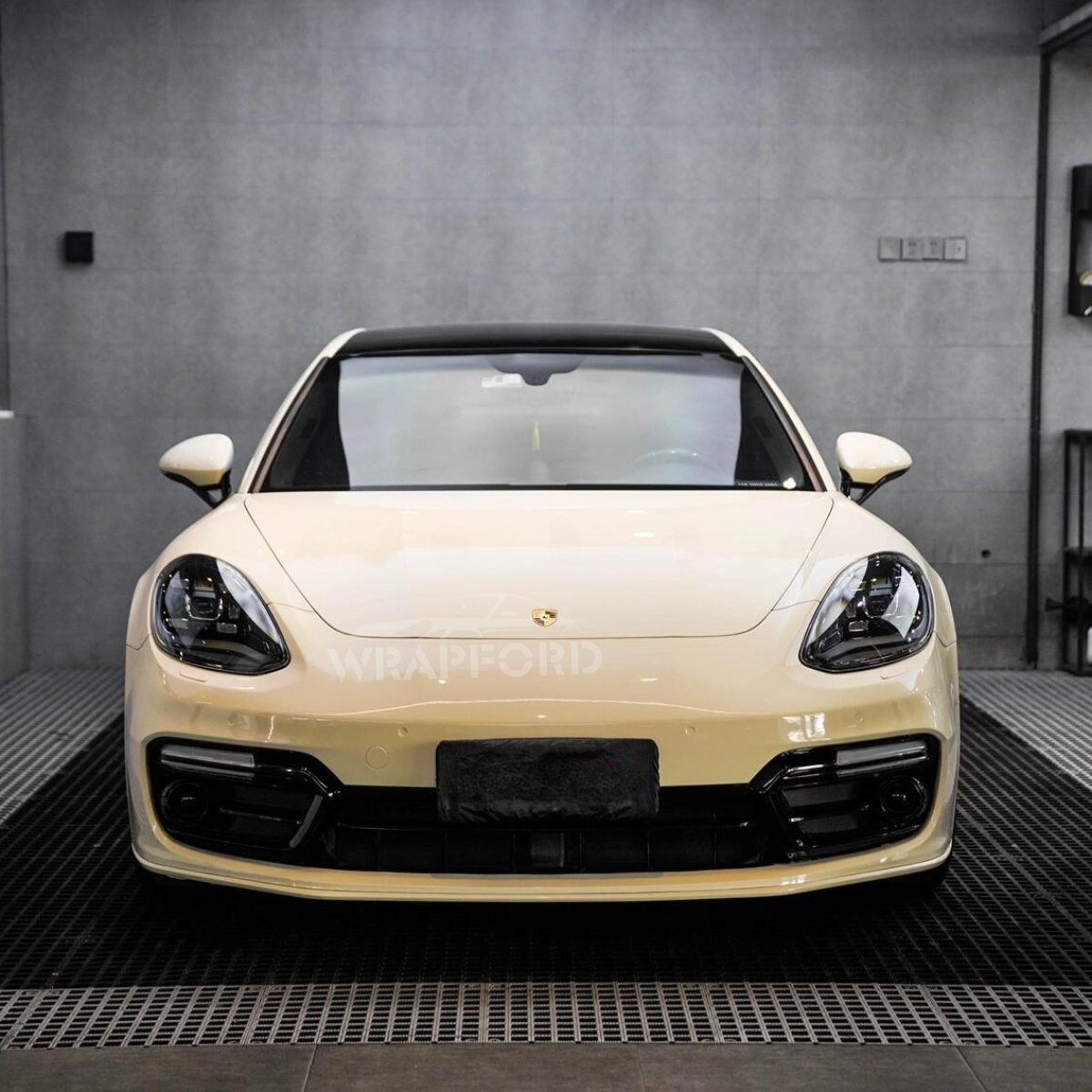 Hochglanz Khaki Vinyl Auto Wrap