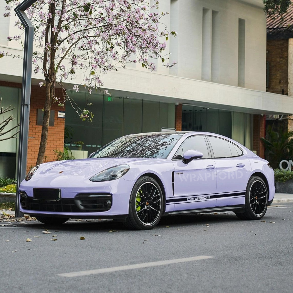 Hochglanz Misty Orchid Vinyl Auto Wrap